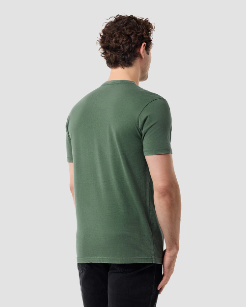 Camiseta luna en la montaña